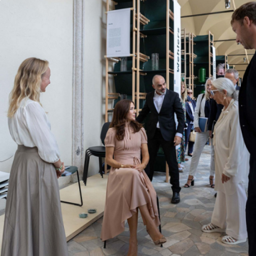 Picture of R.U.M. Armrest Black